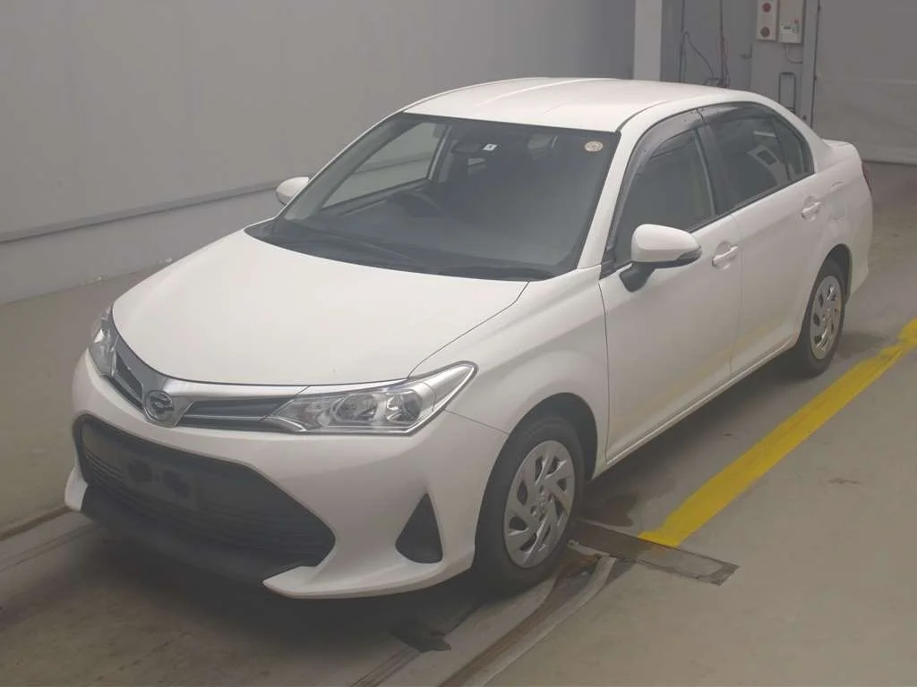 Toyota Corolla Axio NRE161 2018